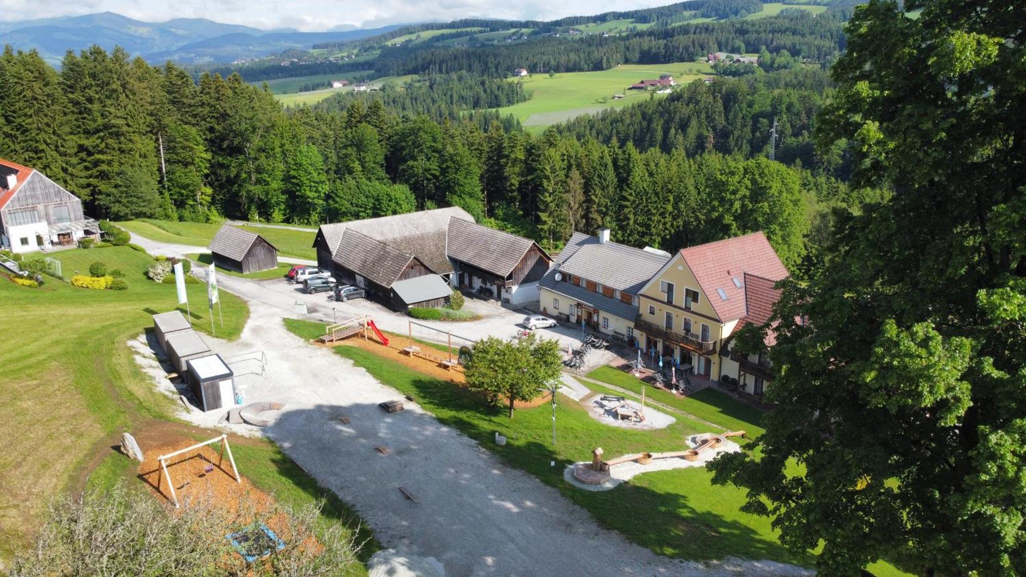 Gasthof Wiesenhofer Hotel Miesenbach  Екстериор снимка